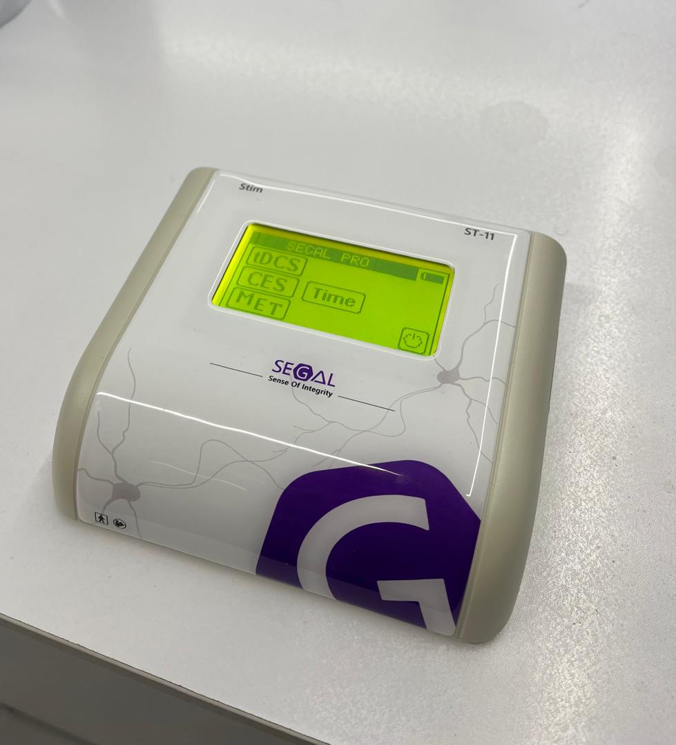 دستگاه تحریک کننده دو کاناله الکتریکی مغز و اعصاب