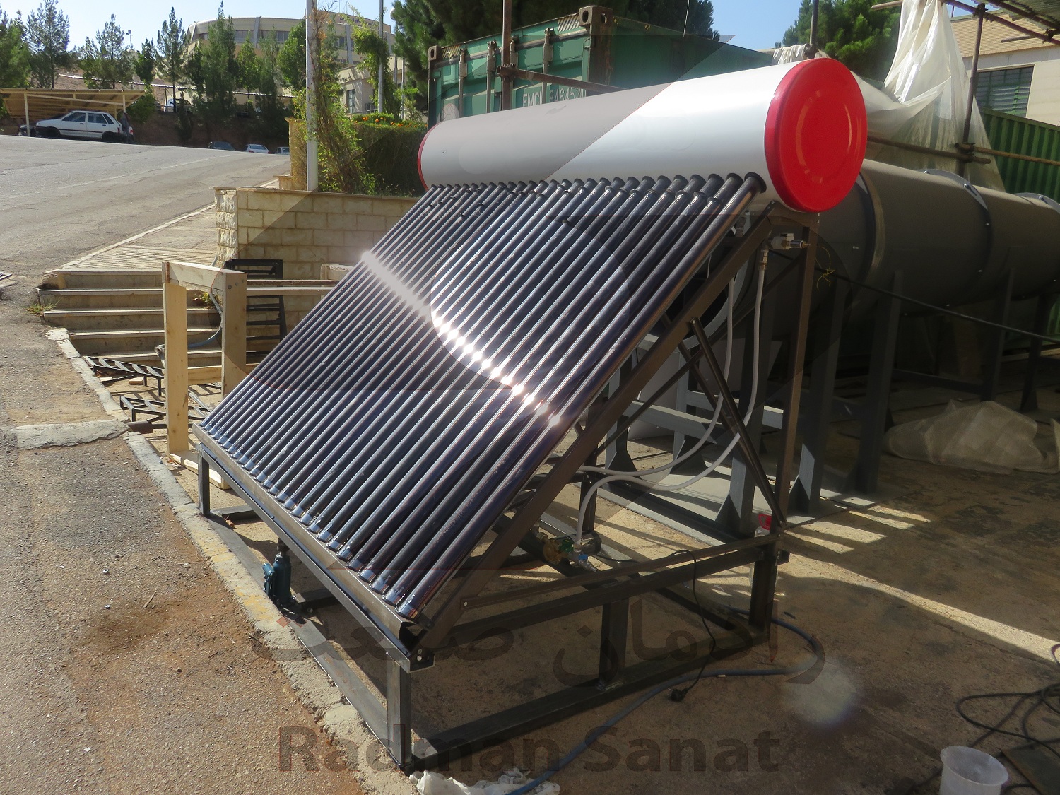 آب گرم کن خورشیدی