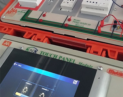 ماژول آموزشی نمایشگر لمسی بر پایه پروتکل KNX