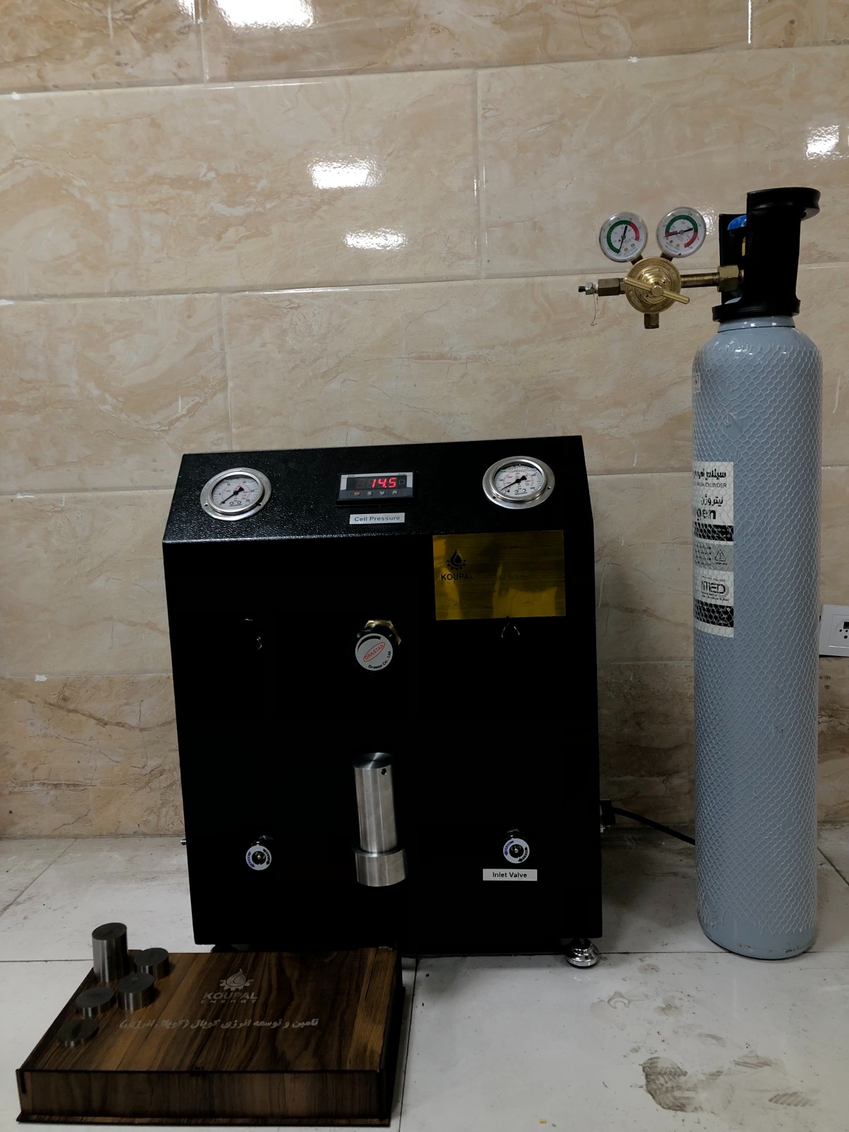 دستگاه اندازه گیری تخلخل مغزه با گاز